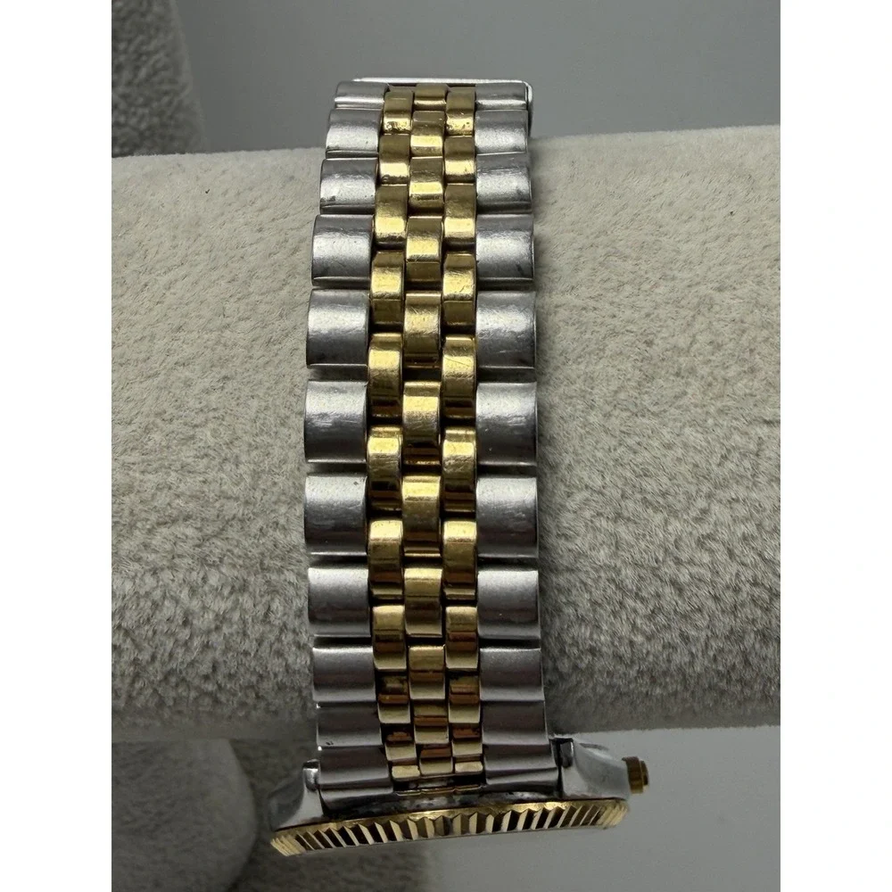 Scratched Citizen 1100-R12535 New Battery Mens Watch 35MM 8